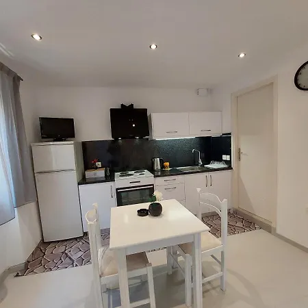 Akis Luxury Flat *